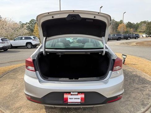 Used 2020 Hyundai Elantra SE w/ Cargo Package (C1) FWD image 30