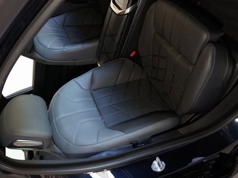 Used 2023 BMW 740i image 10