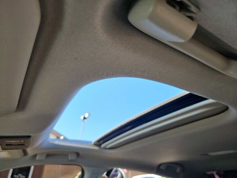 Used 2023 Nissan Sentra SR w/ SR Premium Package image 34