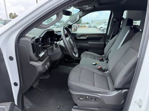 Used 2025 Chevrolet Silverado 1500 LT AWD/4WD image 4