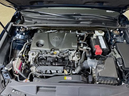 Certified 2020 Toyota Camry LE image 28