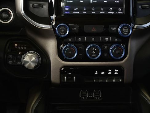 Used 2020 RAM 1500 Laramie image 27