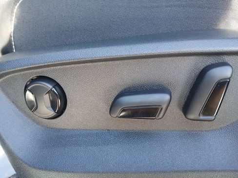 Used 2024 Volkswagen Atlas SE image 12