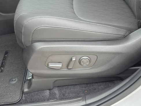 New 2026 Kia Carnival EX FWD image 22