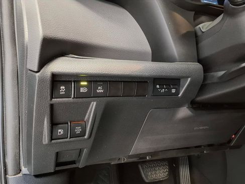 Used 2022 Toyota Sienna XLE Woodland Edition image 21