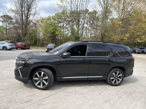 Used 2024 Honda Pilot Touring image 5