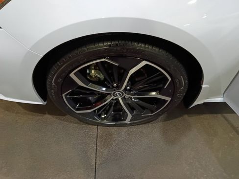 Used 2024 Nissan Altima 2.5 SR w/ SR Premium Package FWD image 27