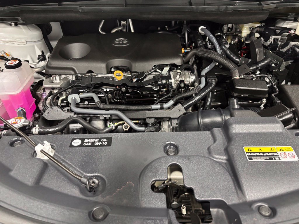 Used 2026 Toyota Sienna XLE FWD image 72