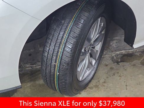 Used 2024 Toyota Sienna XLE image 40