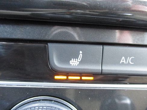 Used 2018 Volkswagen Golf Alltrack SE image 25