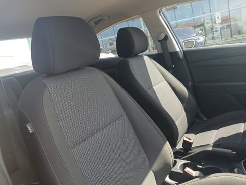 Used 2022 Hyundai Accent SE FWD image 13