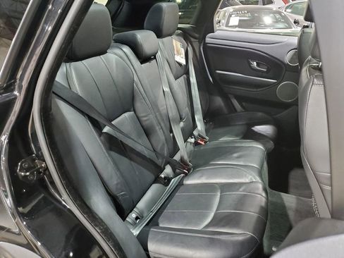 Used 2017 Land Rover Range Rover Evoque SE Premium image 19