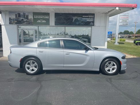 Used 2023 Dodge Charger SXT image 2
