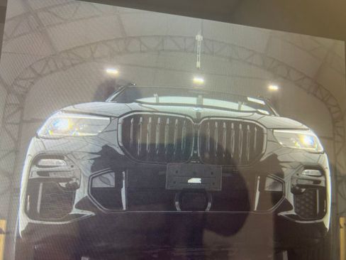 Used 2020 BMW X5 M50i AWD/4WD image 16