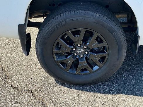 Certified 2023 Nissan Frontier SV w/ Midnight Edition Package image 9