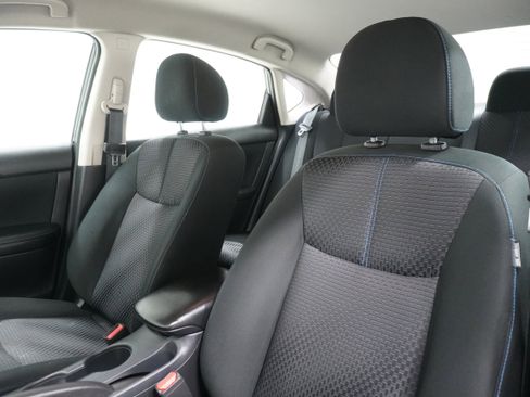 Used 2019 Nissan Sentra SR image 11