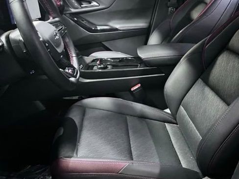 Used 2025 Chevrolet Equinox RS FWD image 13