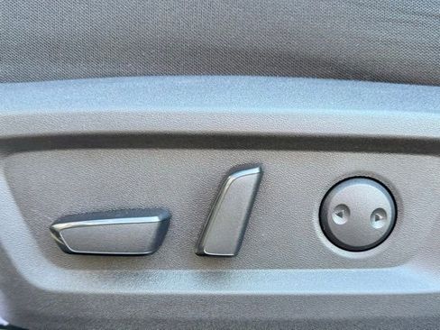 Used 2023 Nissan Rogue SV image 15