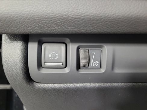 Certified 2025 Cadillac XT4 Premium Luxury image 30