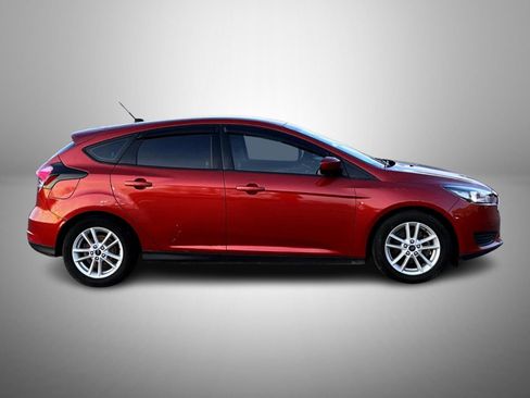 Used 2018 Ford Focus SE image 4