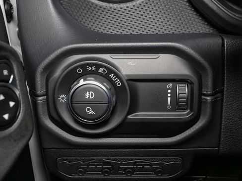 Used 2026 Jeep Gladiator Mojave AWD/4WD image 33