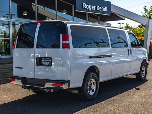 Used 2020 Chevrolet Express 3500 LT w/ LT Preferred Equipment Group RWD image 7