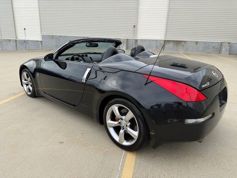 Used 2006 Nissan 350Z Grand Touring RWD image 5