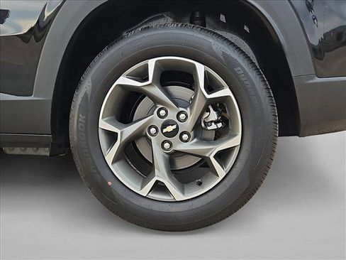 New 2026 Chevrolet Trax LT w/ LT Convenience Package FWD image 10