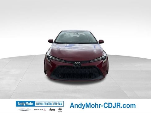 Used 2022 Toyota Corolla LE FWD image 2