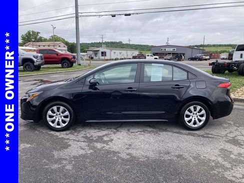 Used 2025 Toyota Corolla LE FWD image 7