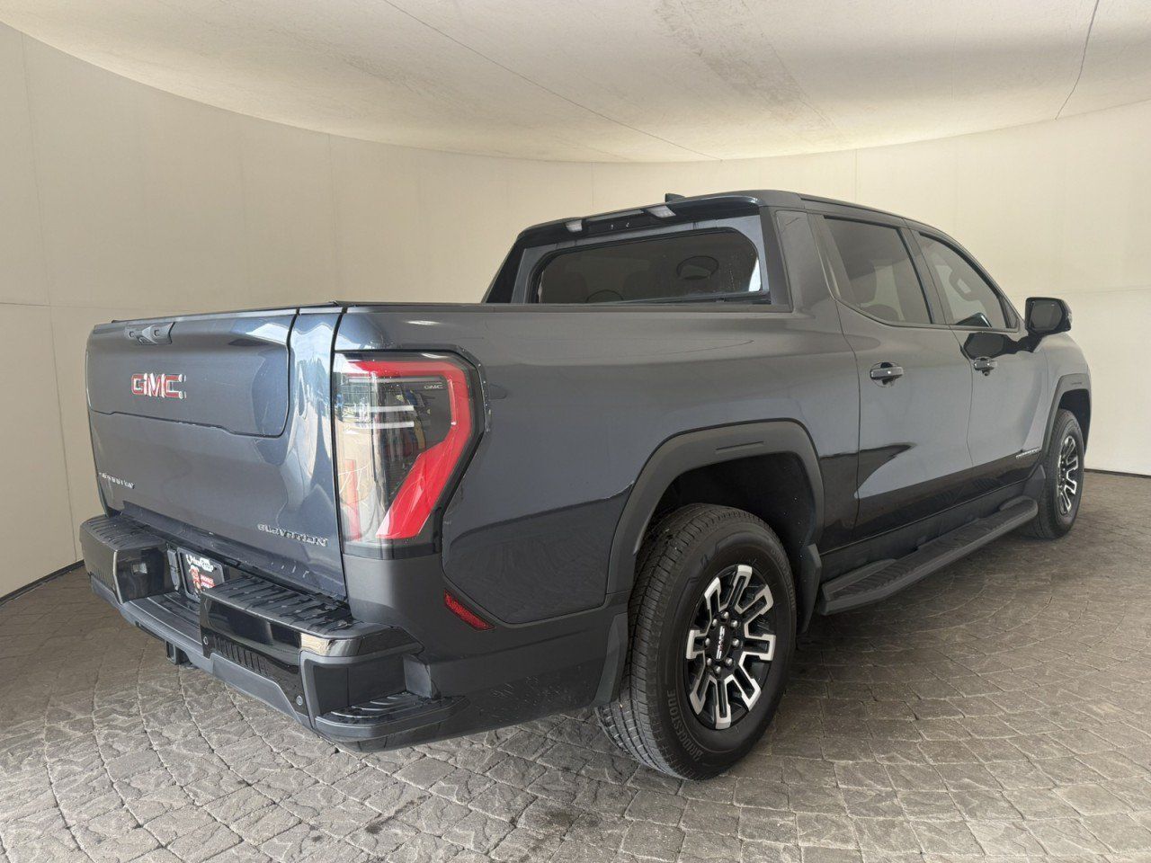 Used 2026 GMC Sierra EV Elevation w/ Premium Package AWD/4WD image 9