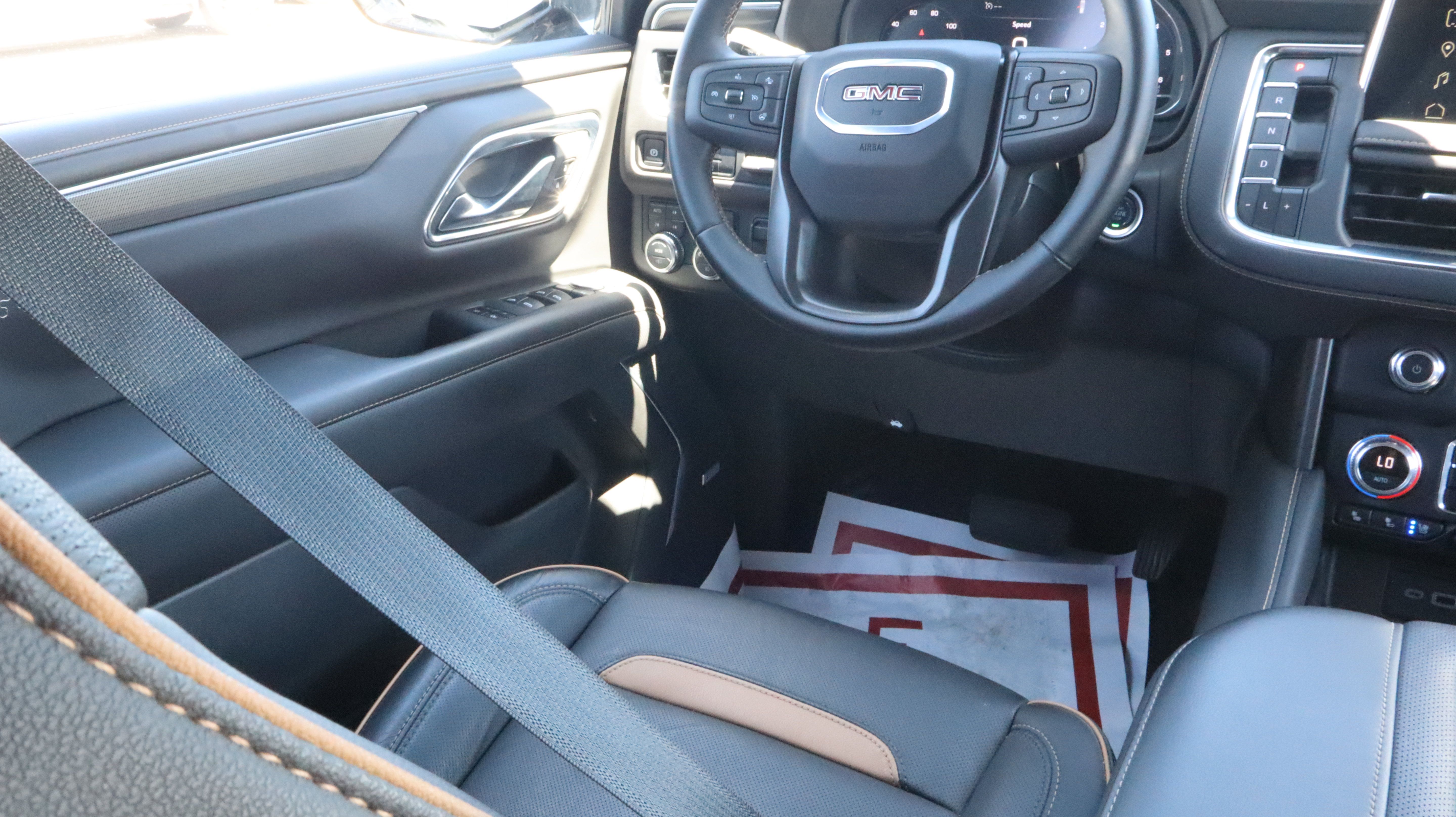 Used 2024 GMC Yukon AT4 AWD/4WD image 13