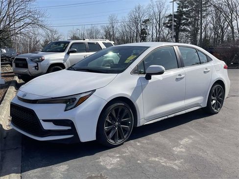 Used 2023 Toyota Corolla SE image 1