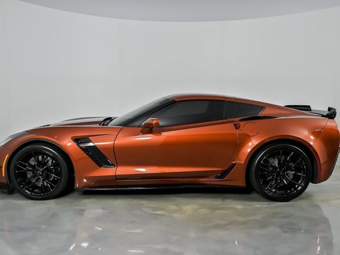 Used 2016 Chevrolet Corvette Z06 w/ 3LZ Preferred Equipment Group RWD image 8