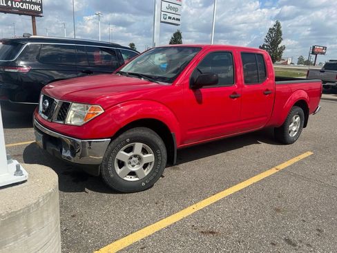 Used 2008 Nissan Frontier SE w/ SE Value Truck Pkg AWD/4WD image 5