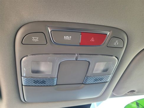 Used 2024 Kia Telluride LX image 19