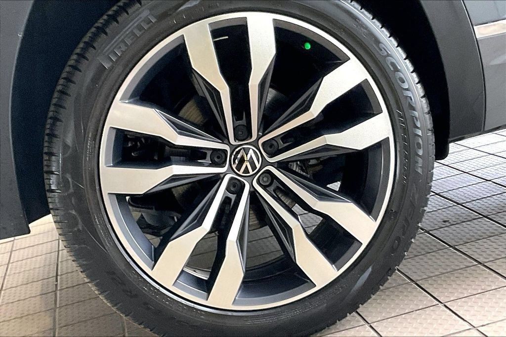 Used 2021 Volkswagen Atlas Cross Sport SEL Premium R-Line AWD/4WD image 35