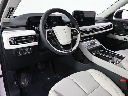 New 2026 Lincoln Aviator AWD image 12