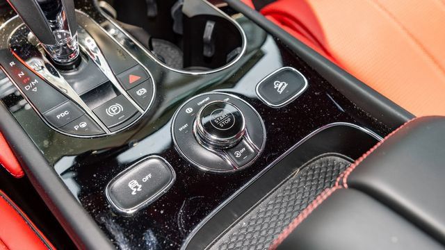 Used 2023 Bentley Bentayga AWD/4WD image 44