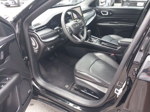 Used 2023 Jeep Compass High Altitude AWD/4WD image 9