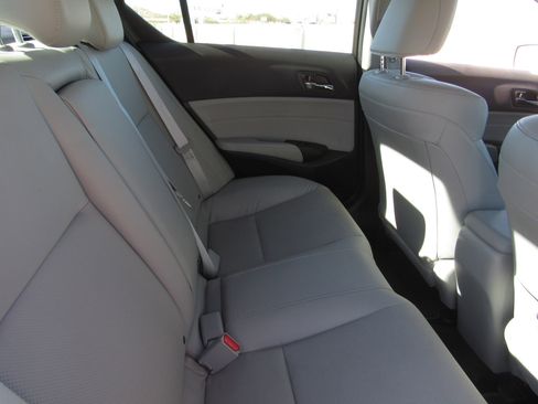 Used 2017 Acura ILX w/ Premium Package image 11