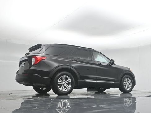 Used 2022 Ford Explorer XLT image 51