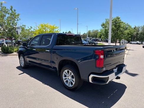 Used 2022 Chevrolet Silverado 1500 LTZ w/ Z71 Off-Road Package AWD/4WD image 4