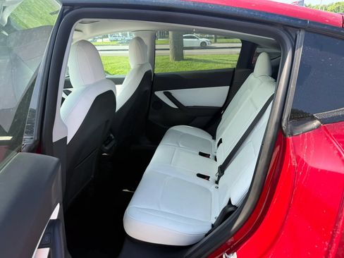Used 2021 Tesla Model Y Long Range AWD/4WD image 4