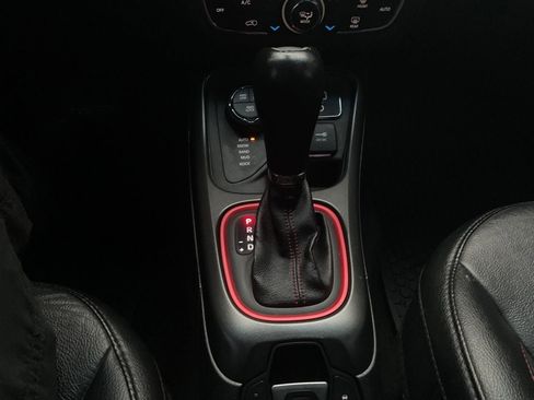 Used 2019 Jeep Compass Trailhawk AWD/4WD image 21