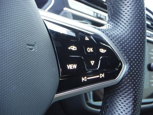 Used 2022 Volkswagen Tiguan SE R-Line AWD/4WD image 38