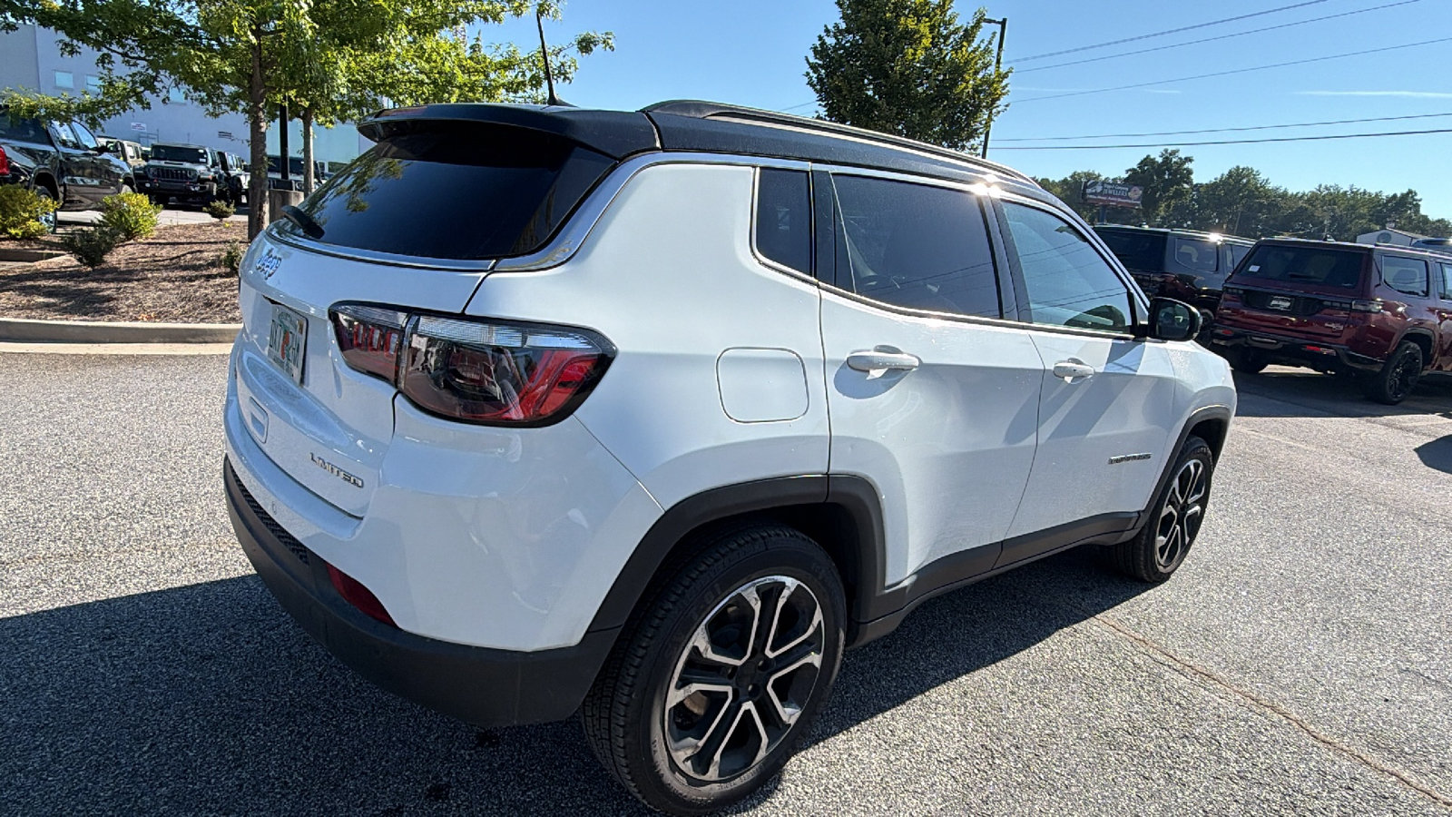 Used 2024 Jeep Compass Limited AWD/4WD image 8