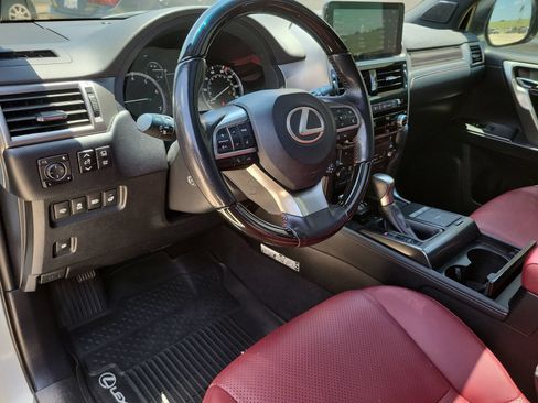 Used 2023 Lexus GX 460 Luxury w/ Accessory Package AWD/4WD image 10