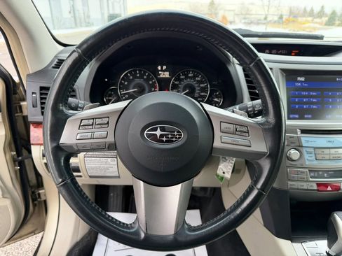 Used 2010 Subaru Outback 2.5i Limited AWD/4WD image 19