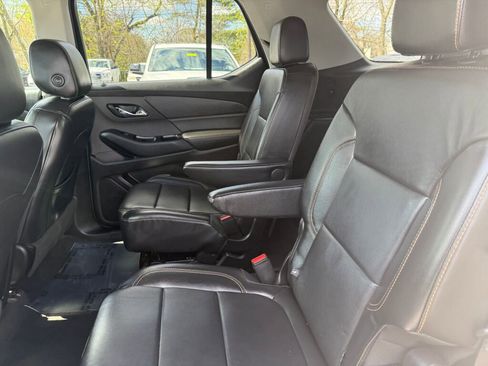Used 2019 Chevrolet Traverse LT w/ LT Premium Package AWD/4WD image 27